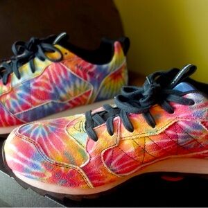 Vibrant Tie-Dye Merrell Suede Sneakers Size Men’s 10.5